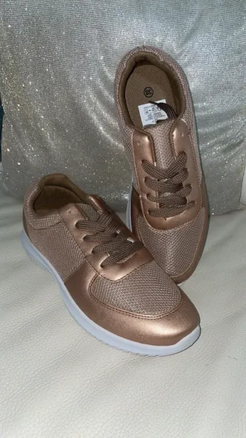 Baskets Femme Neuves Rose Gold/Cuivrées Taille 38 - Style Urbain Élégant