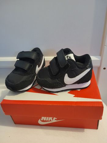 Basket bébé Md Valiant Nike noires blanches - Taille 17