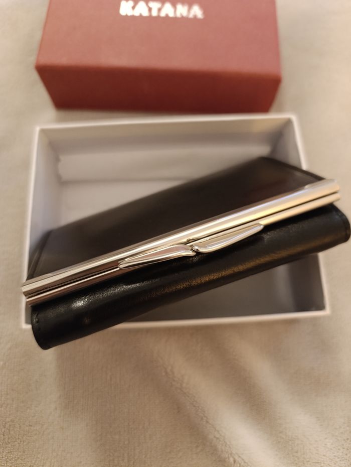 Magnifique porte-monnaie en cuir noir NEUF - photo numéro 3