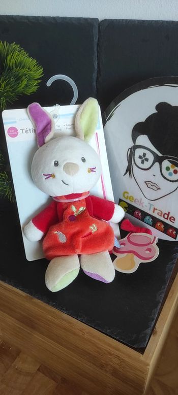 Doudou Tetinou lapin Sucre d'orge blanc orange rouge légumes carotte navet poire vert violet