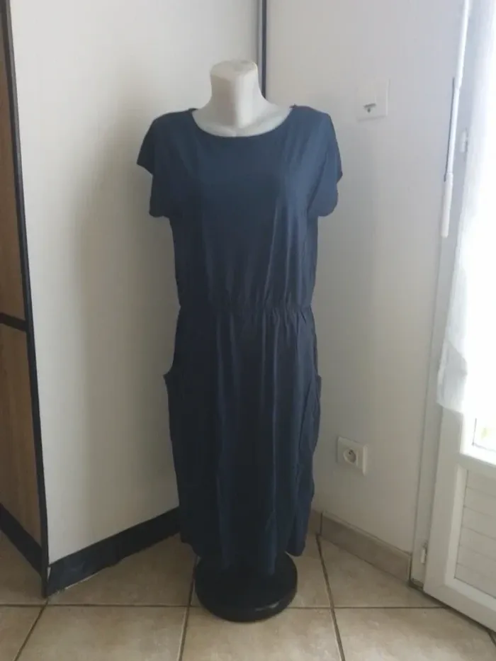 Robe taille Française 42/44 neuve - coton/modal - photo numéro 2