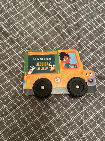 Livre le petit pilote Jessica la jeep