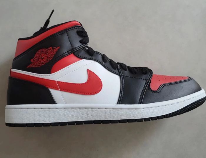Air jordan 1 mid bred toe - photo numéro 2