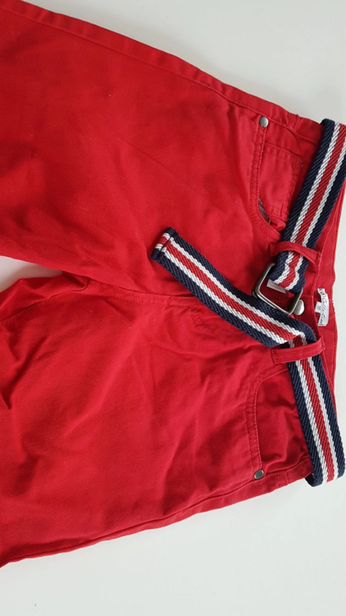 Pantalon rouge avec ceinture neuf 10 ans - photo numéro 2
