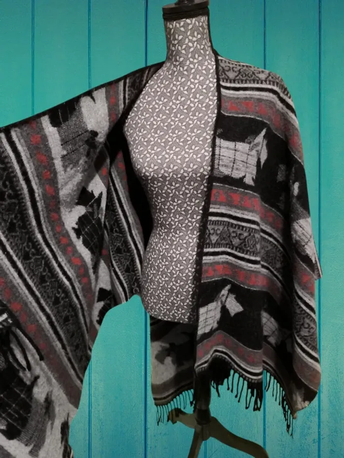 Poncho cape - photo numéro 2