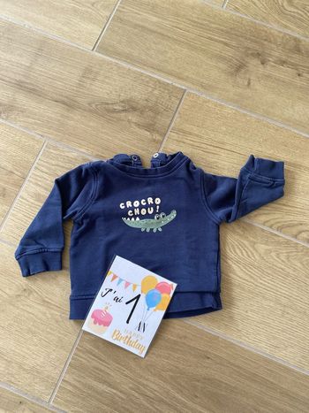 Pull kiabi 12 mois crocro chou !