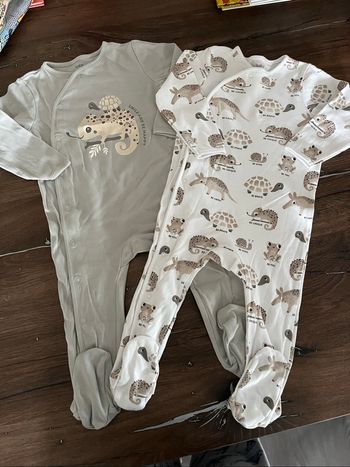 Lot 2 pyjamas