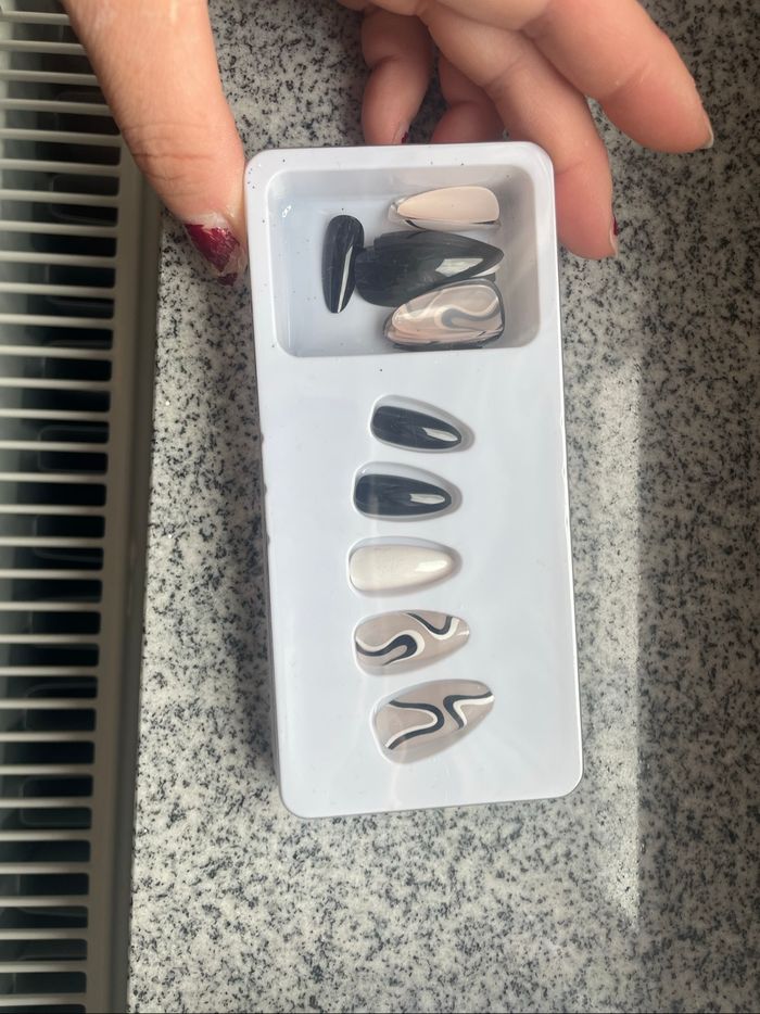 Lot de 7 modèles de faux ongles à coller - photo numéro 5