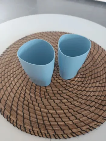 Lot deux pots à crayons