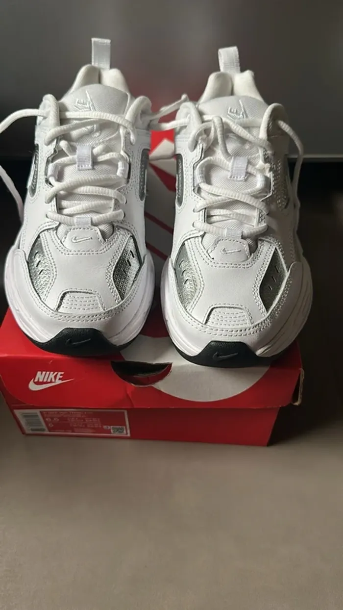 Basket Nike neuves - photo numéro 2