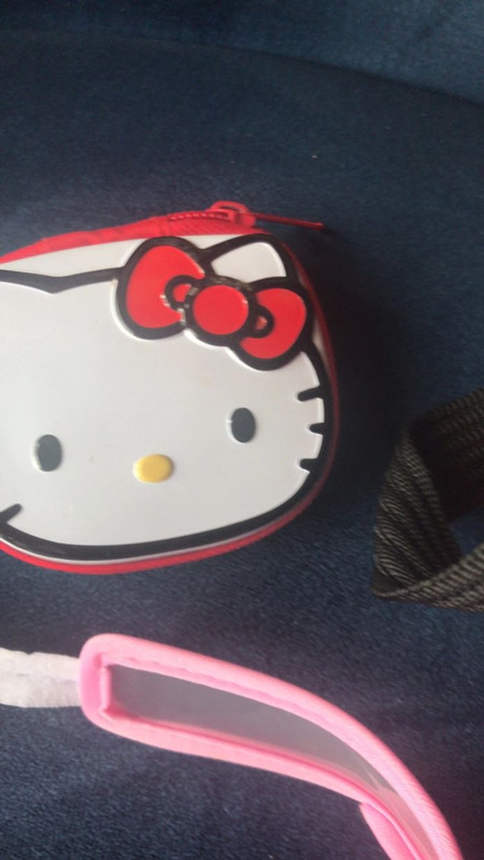 Lot 4 accessoires Hello Kitty +casquette offerte - photo numéro 3