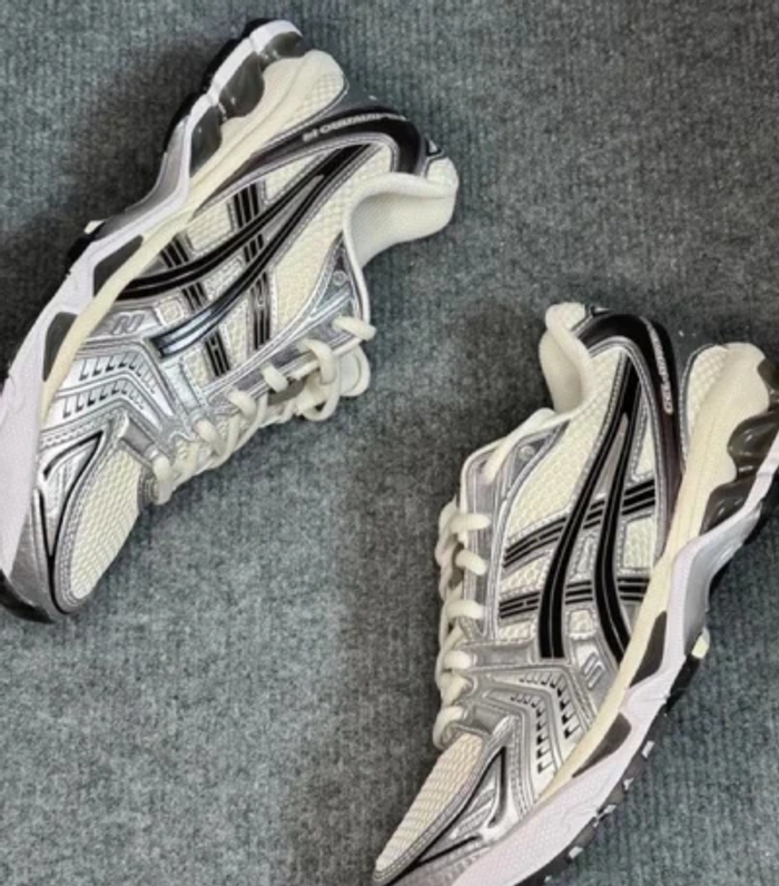 ASICS Gel-Kayano 14  Crème Noire  42.5 - photo numéro 5