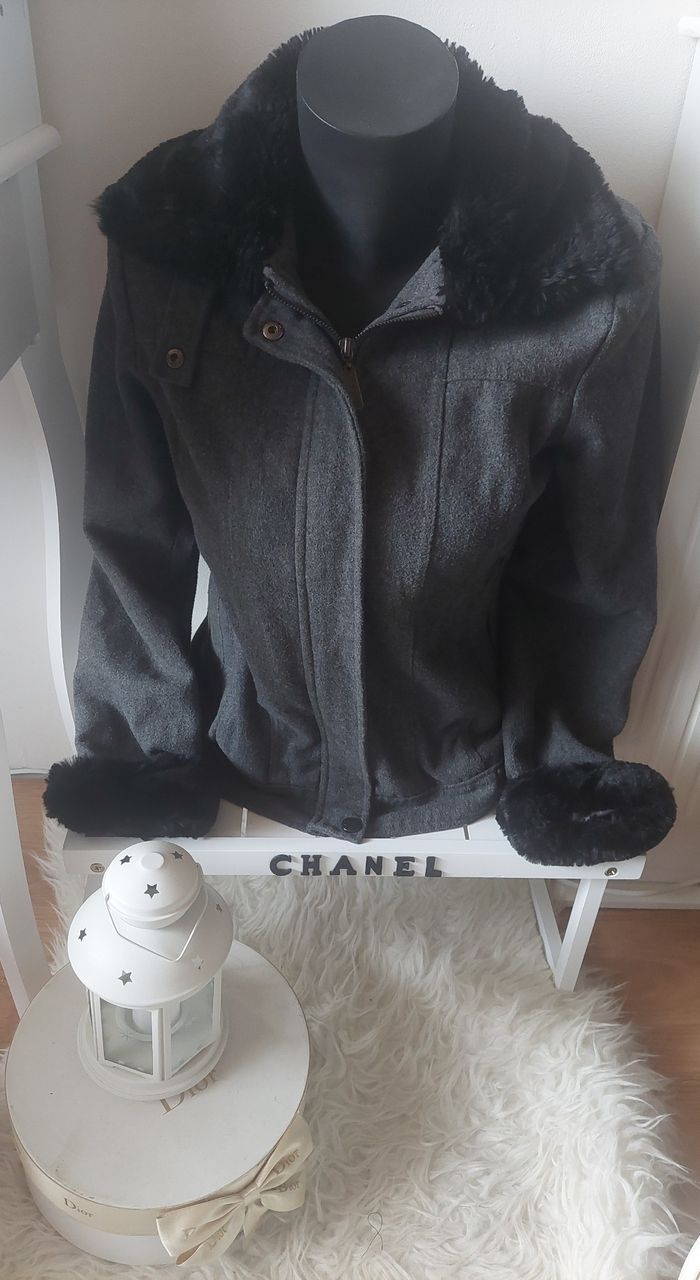 Manteau court col fausse fourrure douce gris/noir hiver T.M TBE Bonobo 🧥