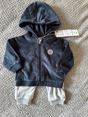 Ensemble sweat zippé + pantalon (3 mois)