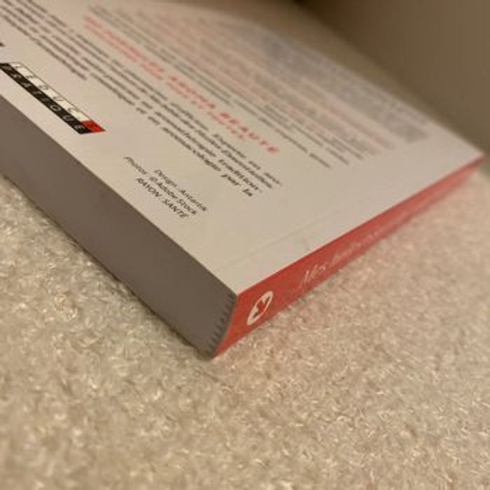 Livre huiles essentielles spéciale beauté - photo numéro 3