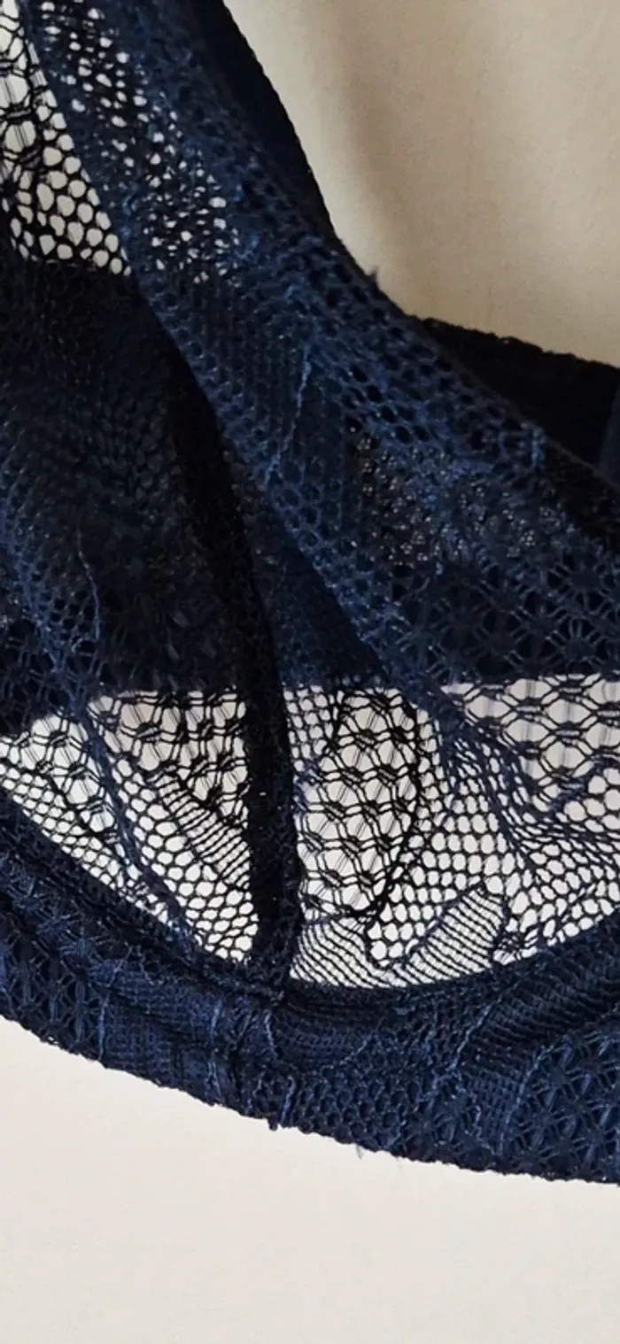Soutien-gorge Huit 85C - photo numéro 2