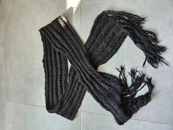 Echarpe en laine noire femme