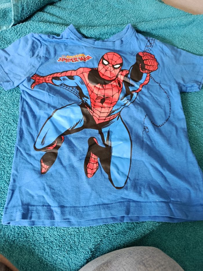 Tee shirt spiderman