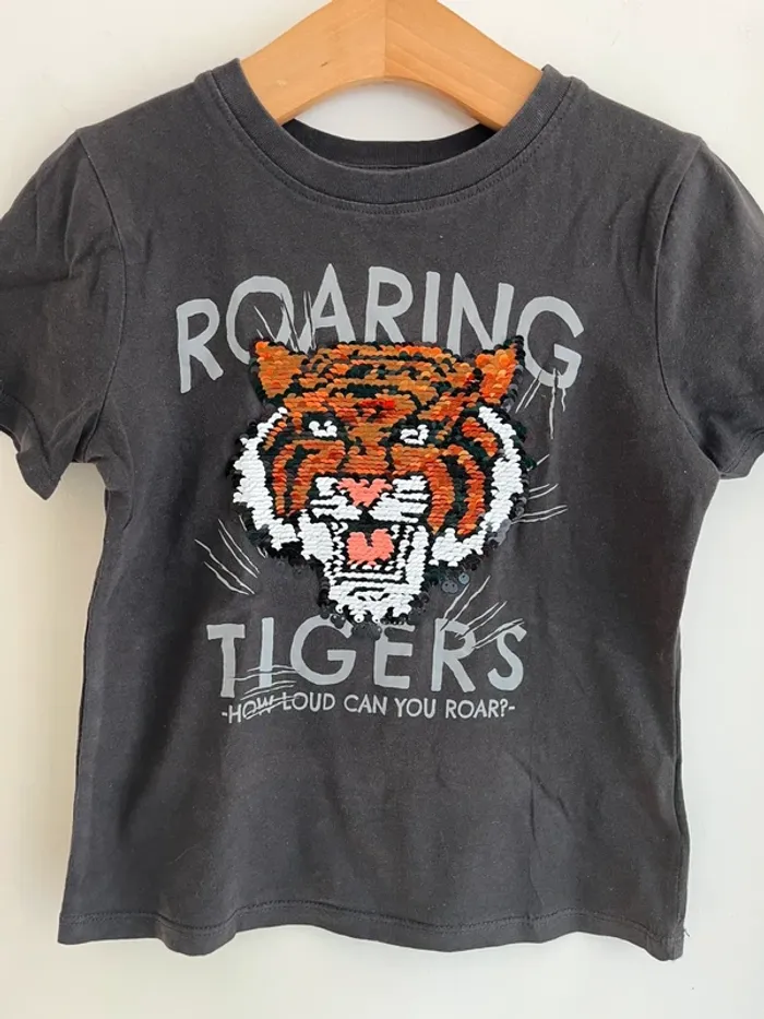 Tee shirt Tigre à paillettes HetM 5/6 ans - photo numéro 2