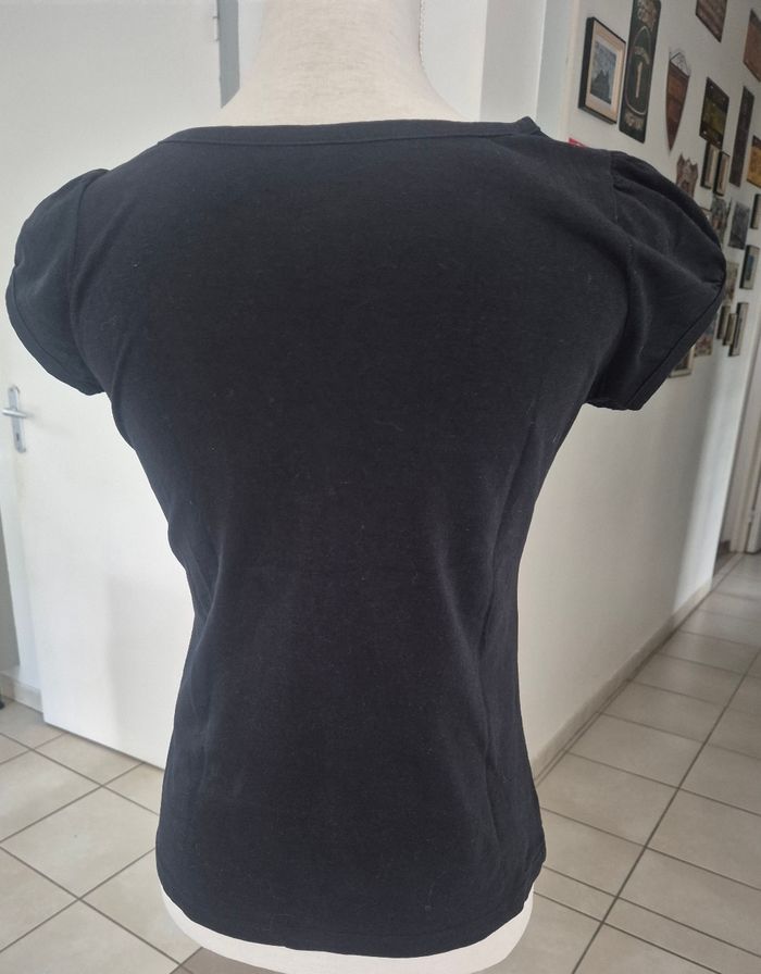 Haut noir - photo numéro 3