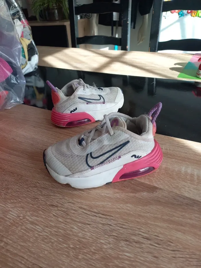 Basket Nike bébé T23