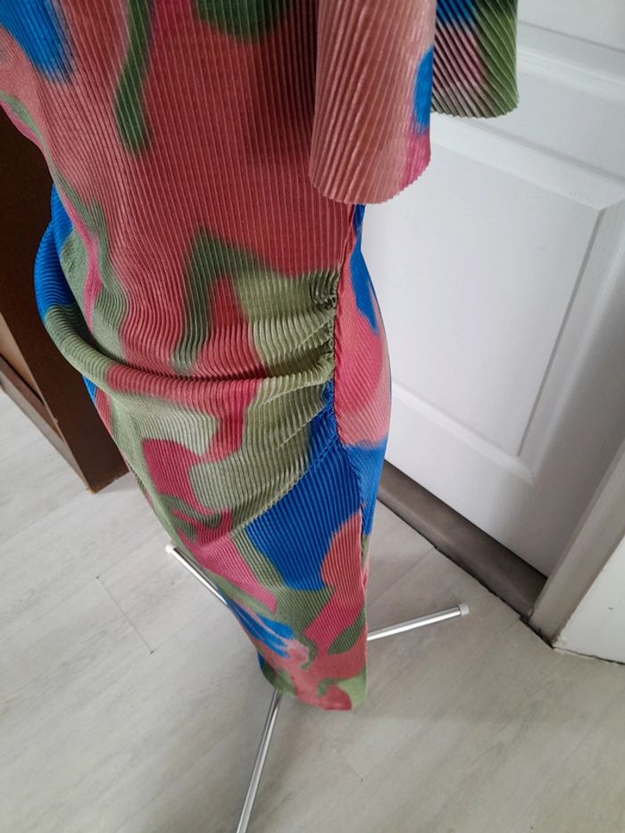 Jolie robe longue multicolore plissée moulante drapée Asos Design - photo numéro 4