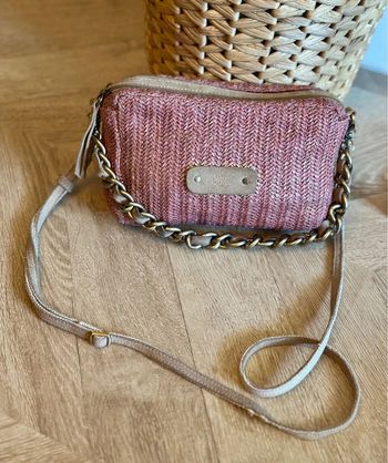 Sac Mila Louise en cuir rose poudré modèle “Mama” avec double anse modulable