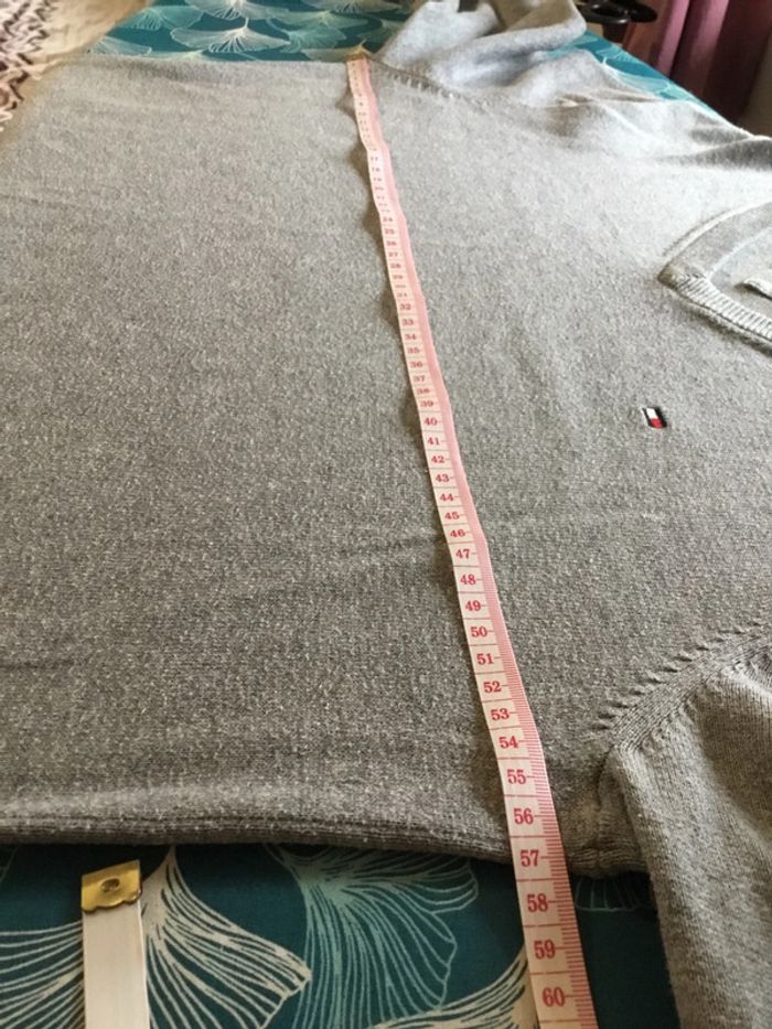 Pull col V pour homme Tommy Hilfiger gris chiné taille M 083 - photo numéro 4