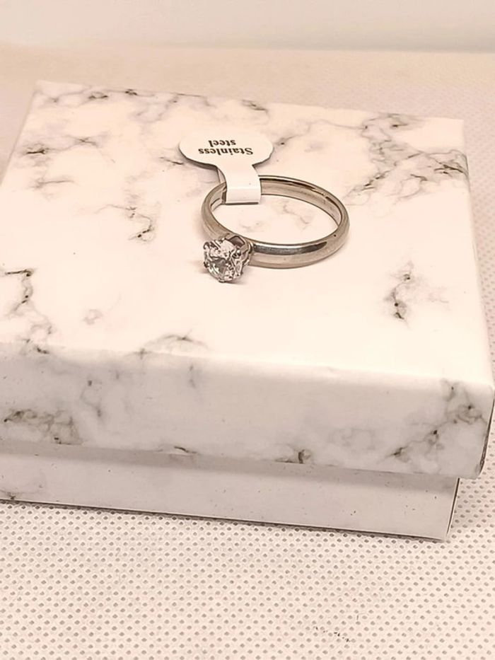 Bague argentée solitaire diamant - photo numéro 3