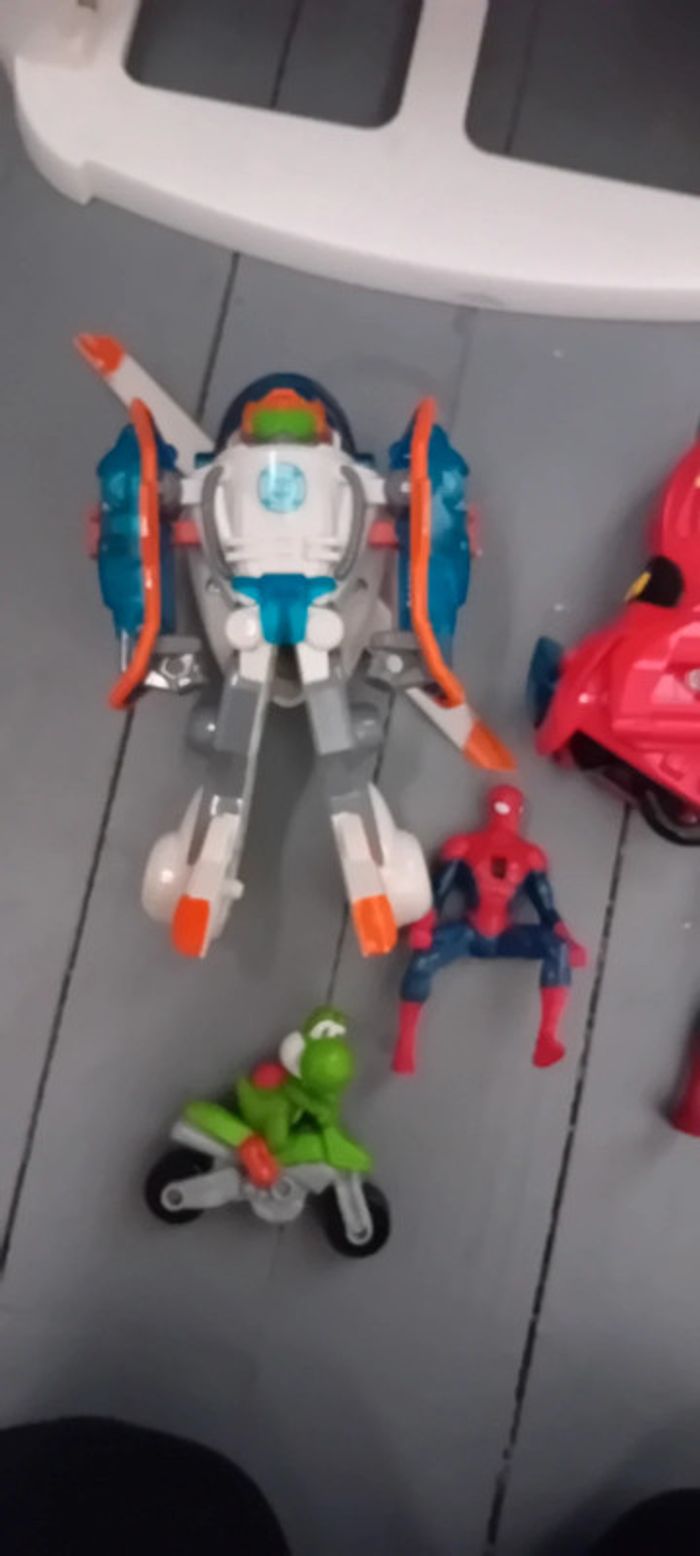 Lot de figurines diverses en bon état général - photo numéro 2
