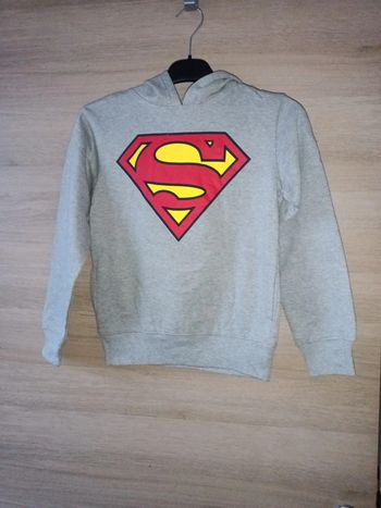 15. Sweat Superman 9-10 ans 134-140 porté 1x