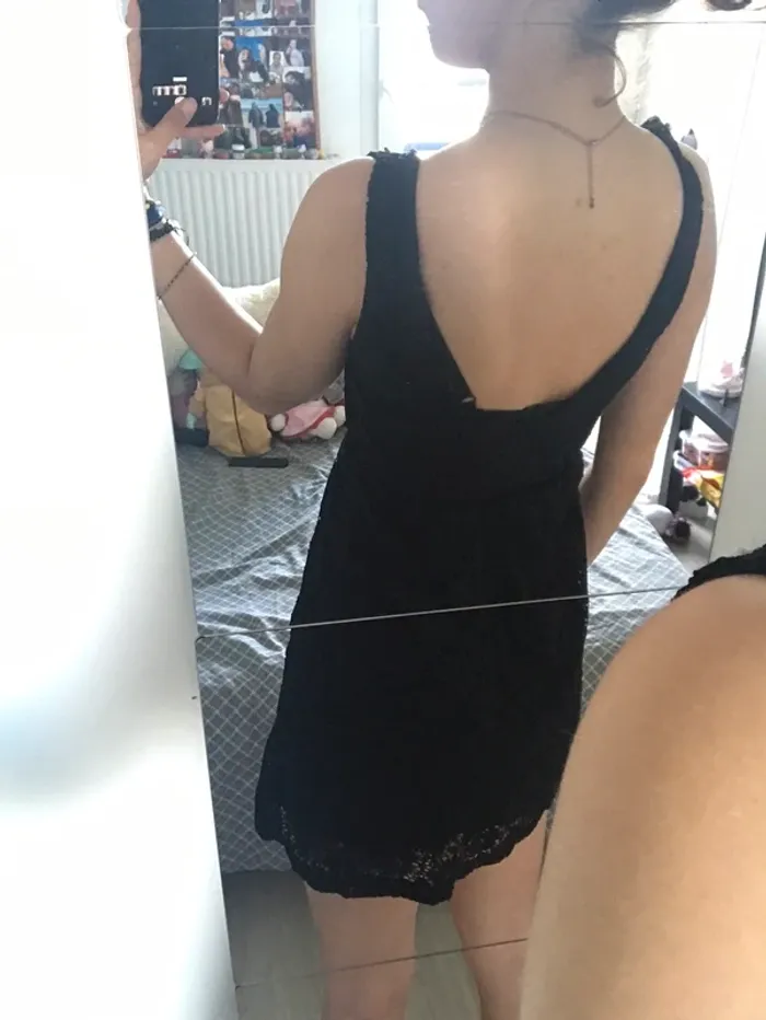 Robe noire dentelle avec dos nu - photo numéro 6