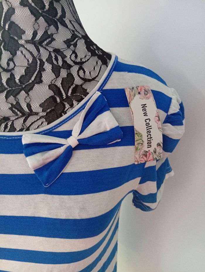 Joli tee-shirt avec p'tite dentelle à l' arrière - photo numéro 3