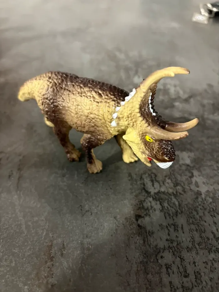 Lot 5 dinosaures - photo numéro 3