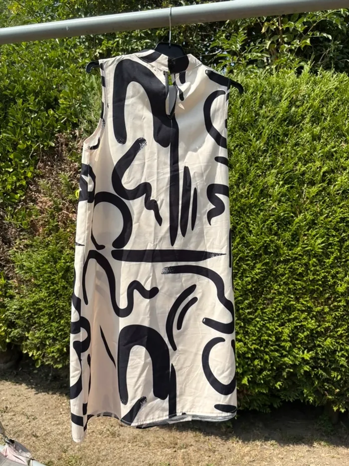 Robe beige et noire – Marque Shein - photo numéro 2