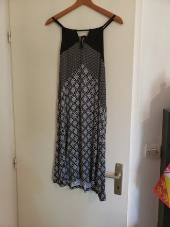 Robe noire et blanche taille M C&A
