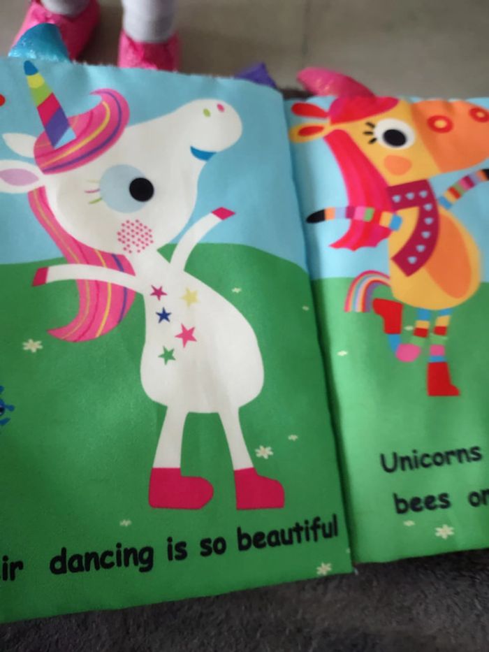 Livre d'éveil en tissu licorne 🦄 - photo numéro 2
