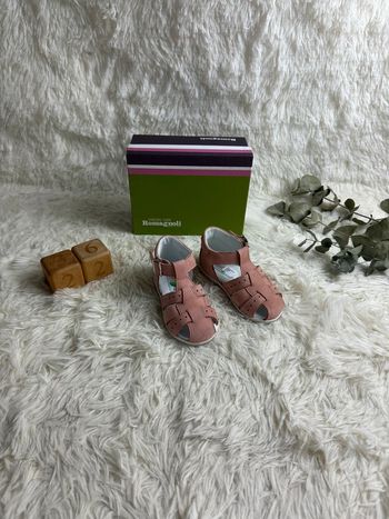Paire de sandales rose Romagnoli taille 22