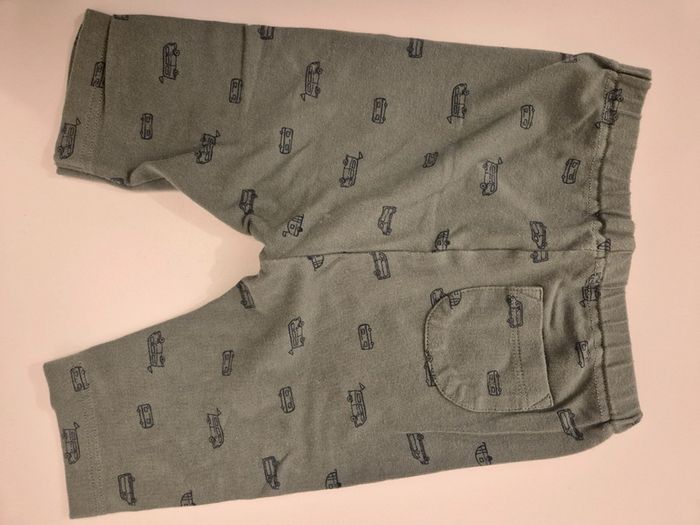 Pantalon court legging bermuda Uniqlo taille 12 mois - photo numéro 3