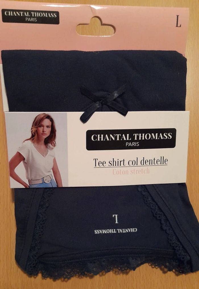T-shirt bleu marine avec col dentelle taille M/L