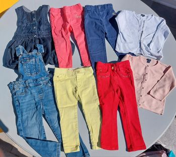 Lot hiver 24 mois jeans gilets robe salopette