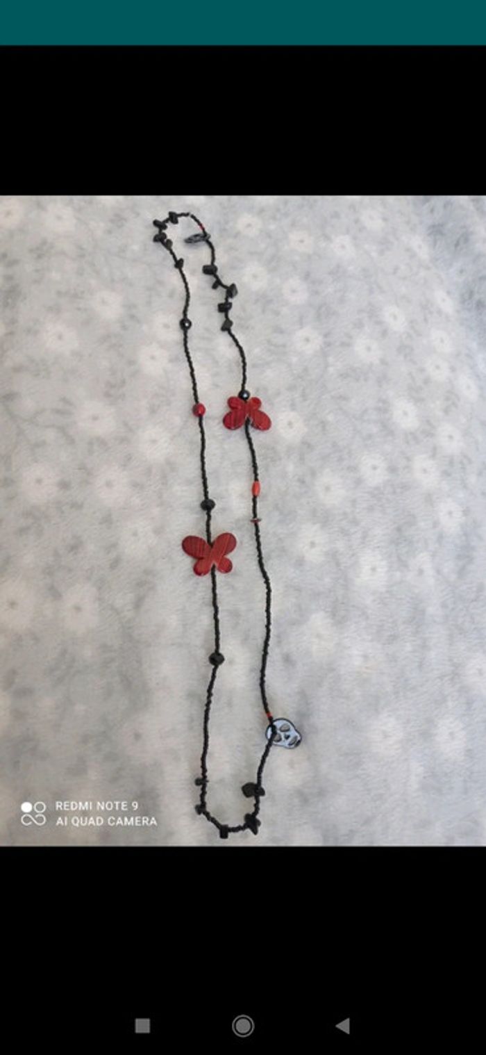 Sautoir papillon 🦋 et tête de mort