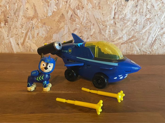 Idée Cadeau 🎁 Figurine Aqua Pups de Chase avec avec son véhicule de la Pat Patrouille - photo numéro 2