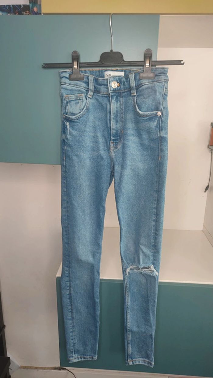 Jean Zara Délavé Effet Usé - Taille 34 - Look Tendance