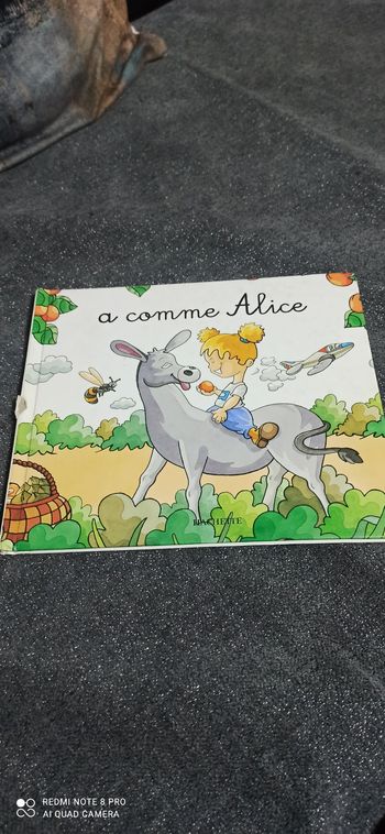 Livre a comme Alice