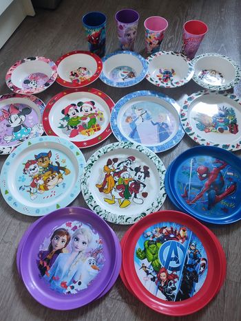 Lot assiettes et verres