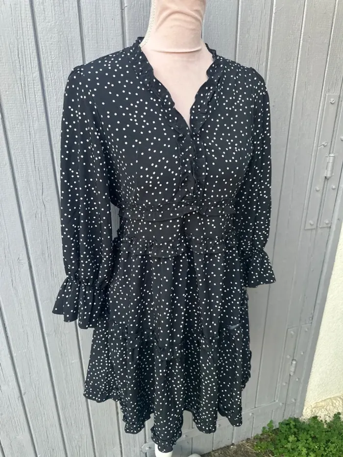 Robe manches longues été légère noir à pois blancs volants dos nu shein 38/M - photo numéro 2