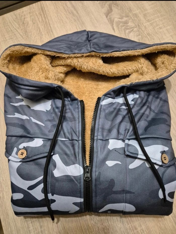 Sweat fourré a fermeture eclair