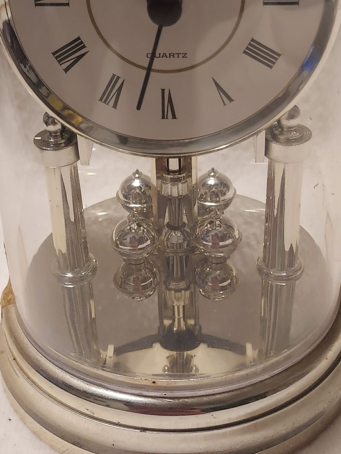 Horloge tournante - photo numéro 2