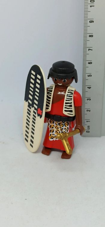 Homme guerrier massaï playmobil